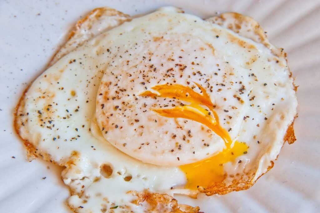 Guide to Perfect Over Medium Eggs: A Delightful Brunch Treat | Trendy preference